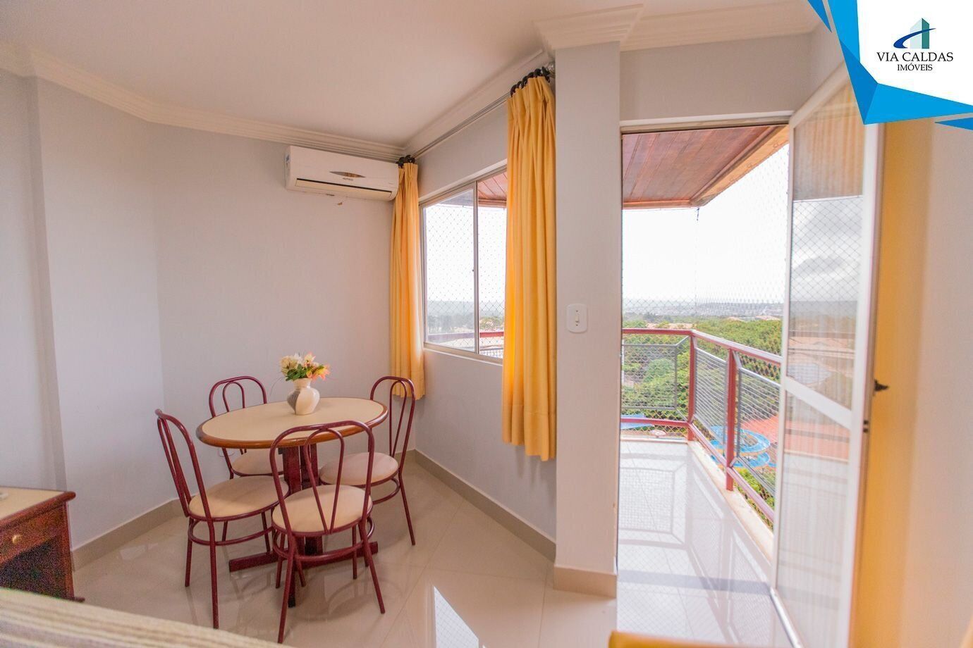 APTO 601B | Dining