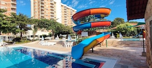 4 outdoor pools