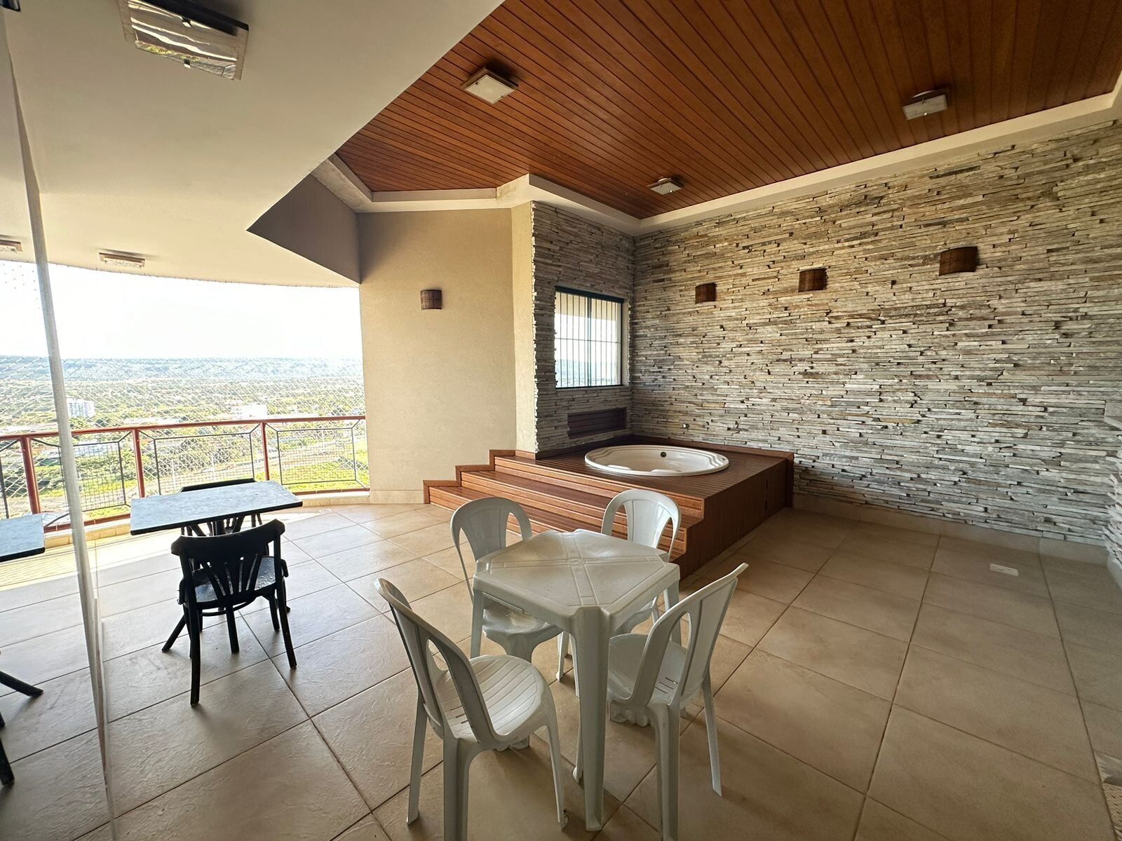 COBERTURA 1014 | ร้านอาหาร