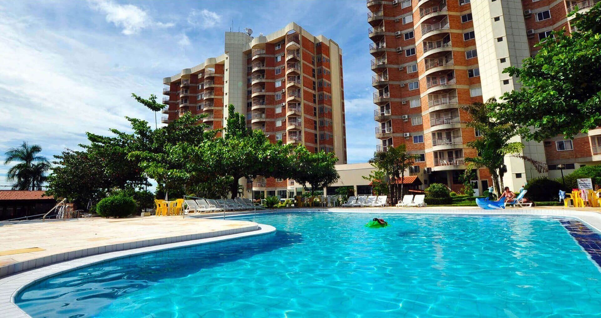 4 outdoor pools