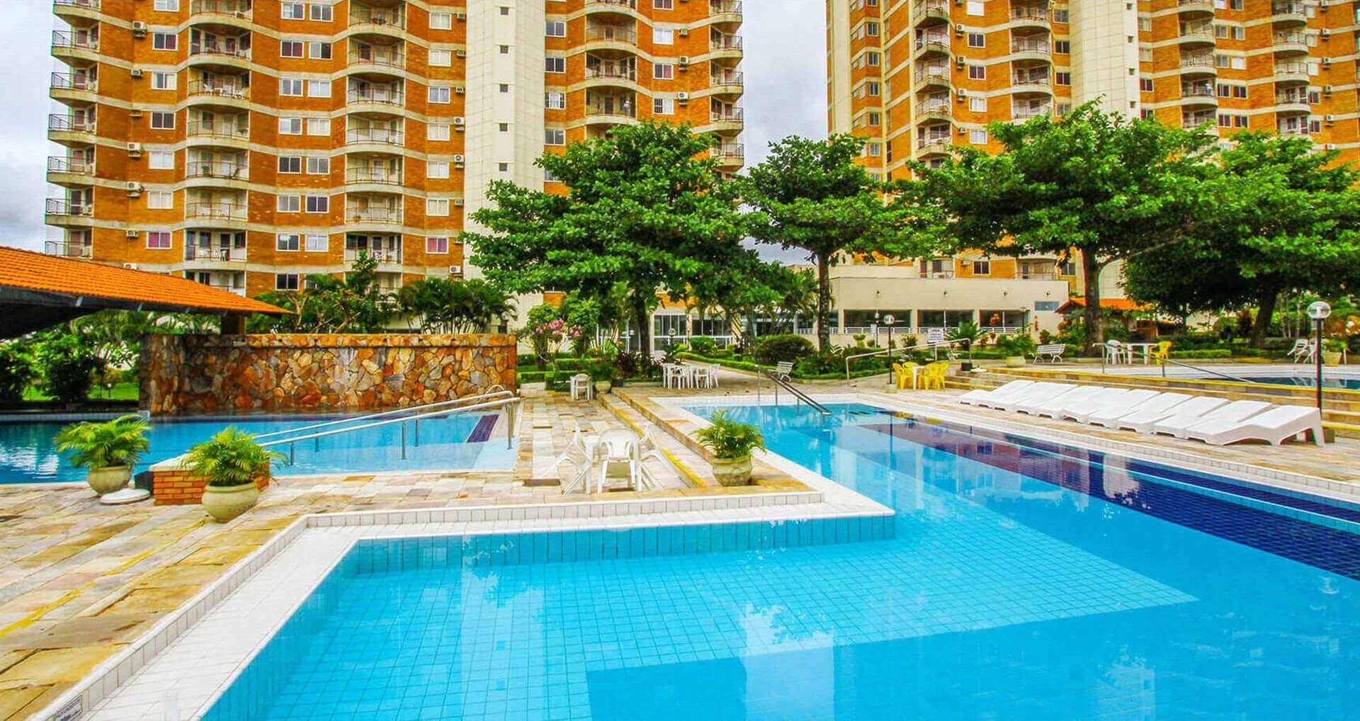 4 outdoor pools