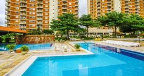 4 piscinas al aire libre