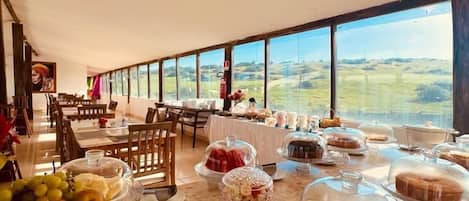 Petit déjeuner buffet compris tous les jours