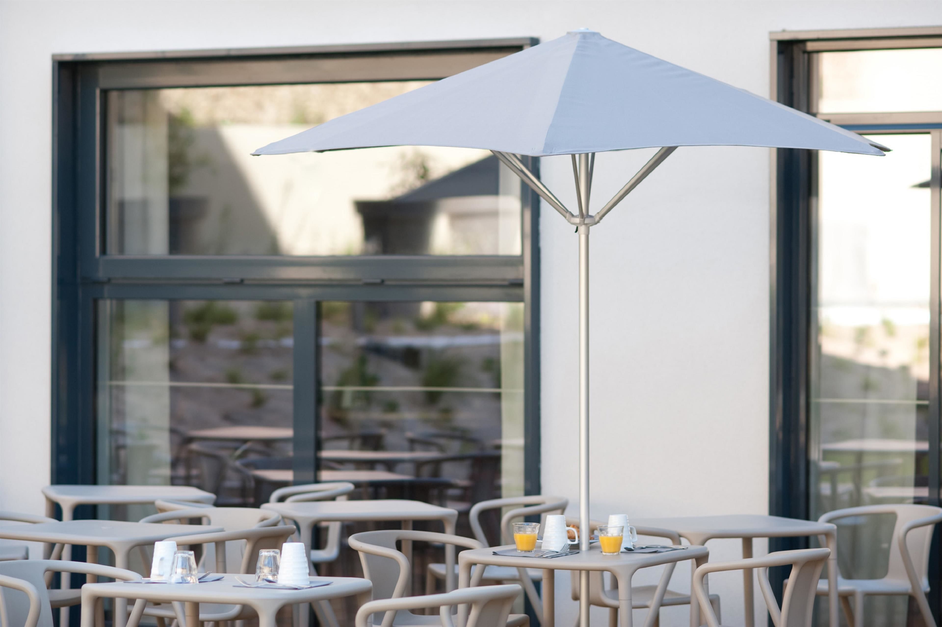 Buffet breakfast on weekends (EUR 14.90 per person)