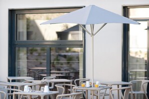 Frühstücksbuffet am Wochenende gegen Gebühr