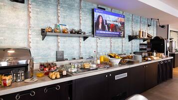 Ontbijtbuffet in het weekend (EUR 14.90 per persoon)