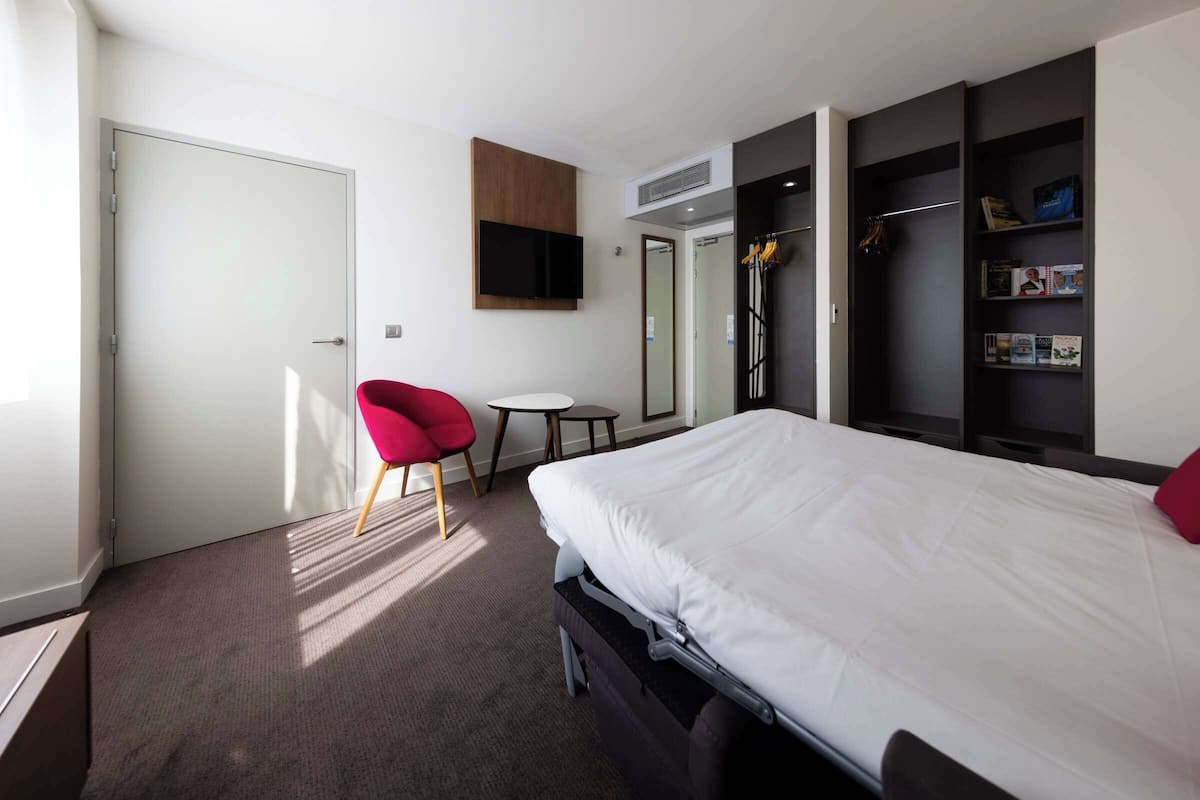 Standaard kamer, 2 tweepersoonsbedden | Geluiddichte muren, een strijkplank/strijkijzer, gratis babybedden