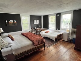 Habitación, 1 cama de matrimonio grande, vistas a la colina | Ropa de cama hipoalergénica, wifi gratis, ropa de cama