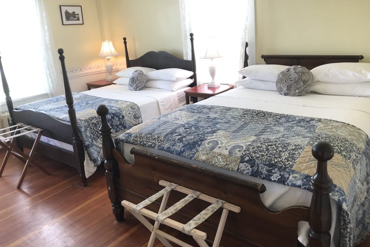 Kamer, uitzicht op heuvels | Hypoallergeen beddengoed, gratis wifi, beddengoed