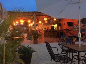 Bar (on property) - Wabi Hostel (Playa del Carmen)