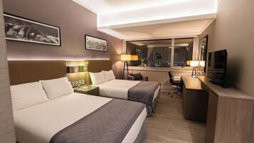 خزنة داخل الغرفة ومكتب وواي فاي مجانًا