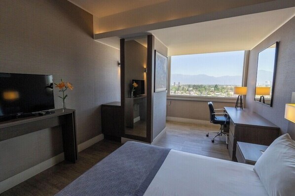 Cofres nos quartos, escrivaninha, Wi-Fi de cortesia