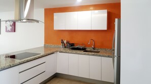 Cookware/dishes/utensils - 9 Bahias Condos (Santa María Huatulco)