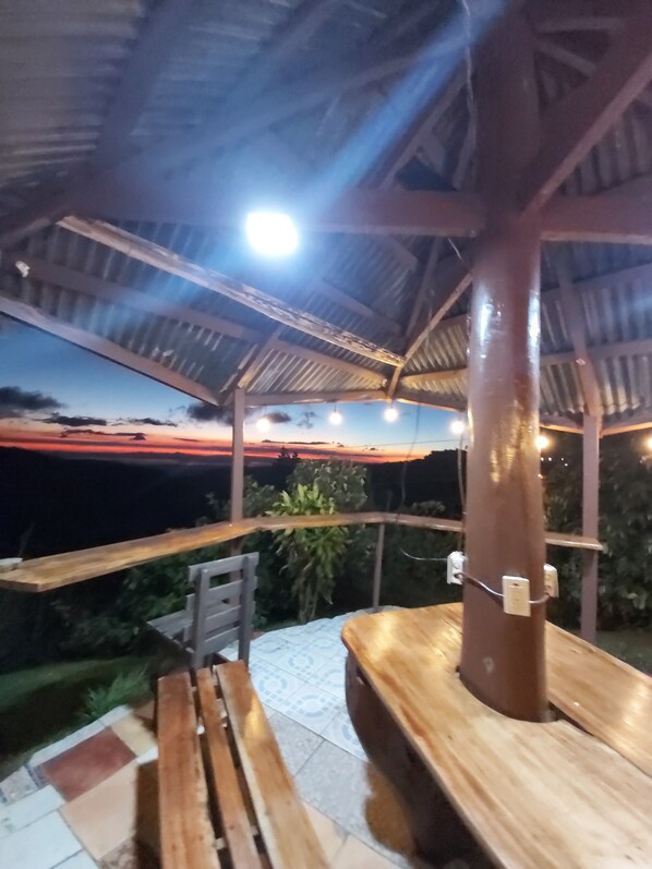 LED TV - Bella Vista Lodge, Monteverde Costa Rica (Monteverde)