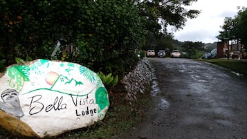 Mặt tiền nơi lưu trú