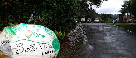 Fachada de la propiedad