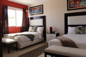 Junior Suite, 2 Katil Ratu (Queen) | Bar mini, seterika/papan seterika, Wi-fi percuma 