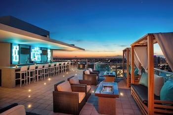 Serves lunch and dinner at The Westin Sarasota