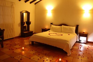 Desk, iron/ironing board, rollaway beds, free WiFi - Hotel Aqua Vitae (Villa de Leyva)