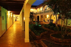 Courtyard - Hotel Aqua Vitae (Villa de Leyva)