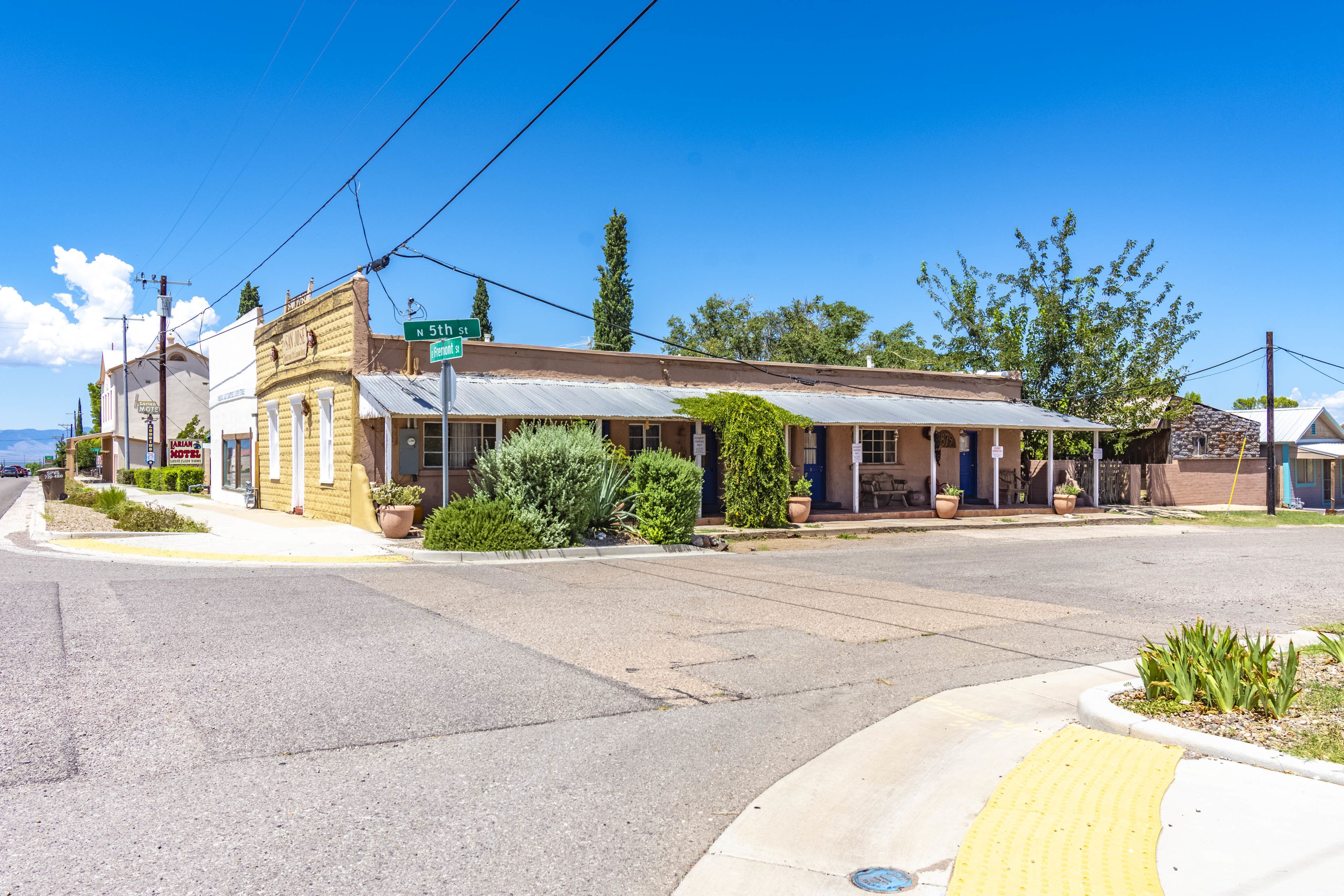 Fachada de la propiedad