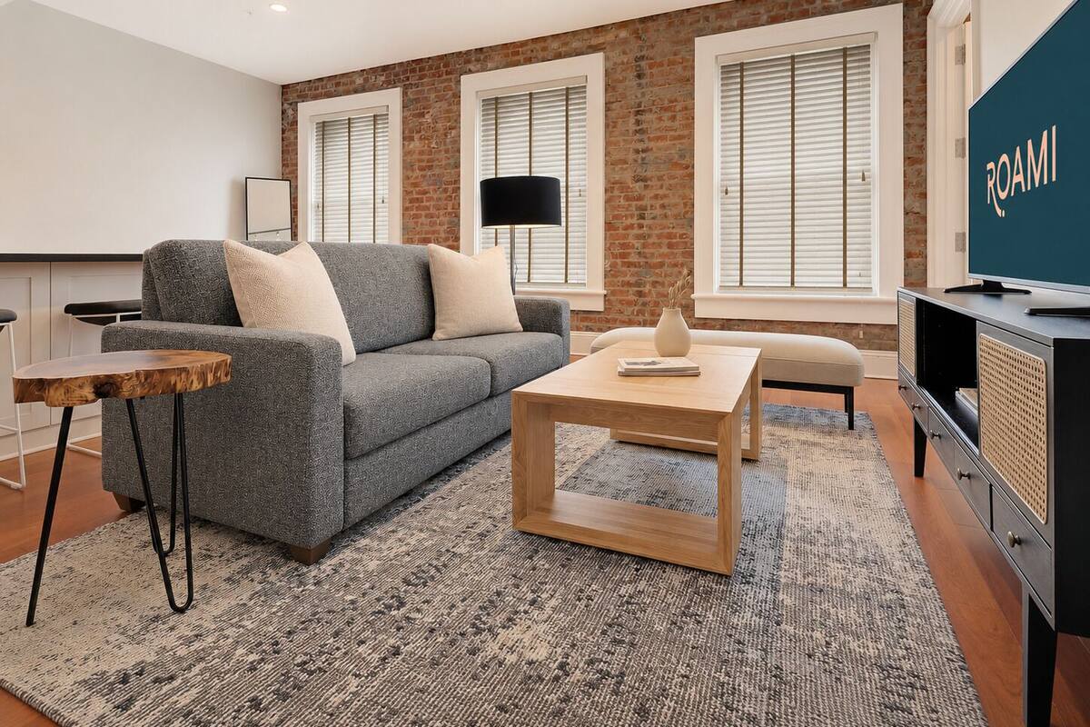 Adjacent Five Bed Five Bath Apartment | Living area | 42-inch flat-screen TV with cable channels, TV