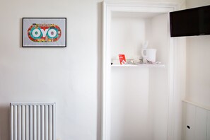 Standard Room, 1 Double Bed | Free WiFi - OYO Charnwood Hotel (Skegness)