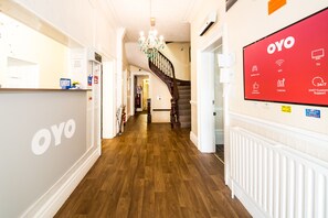 Lobby - OYO Charnwood Hotel (Skegness)