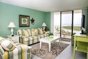 Apartamento, 2 habitaciones | Sala de estar | Un reproductor de DVD