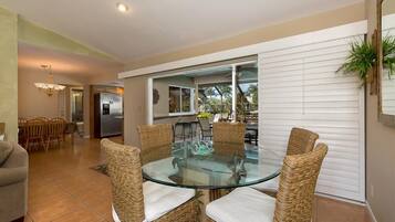 House, 3 Bedrooms | Dining