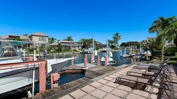 House, 3 Bedrooms | Dock