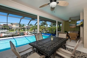 House, 3 Bedrooms | Balcony view