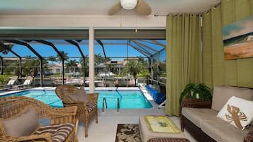 House, 3 Bedrooms | Balcony view