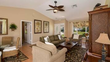 House, 3 Bedrooms | Living area