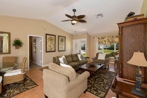 House, 3 Bedrooms | Living area - 1650 Galleon Court (Marco Island)