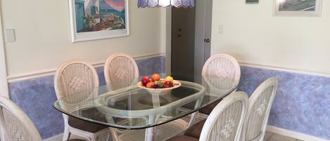 House, 3 Bedrooms | Dining