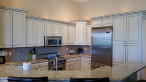 House, 3 Bedrooms | Private kitchen