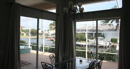 431 Edgewater Ct