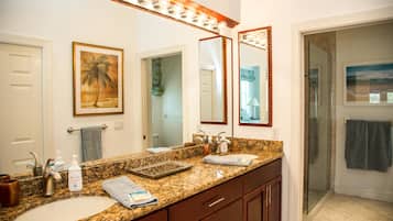 House, 3 Bedrooms | Bathroom | Shower, towels