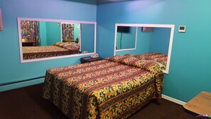 Standard Room, 1 Queen Bed, Smoking | Free WiFi, bed sheets - Sharn's Motel (Worth)