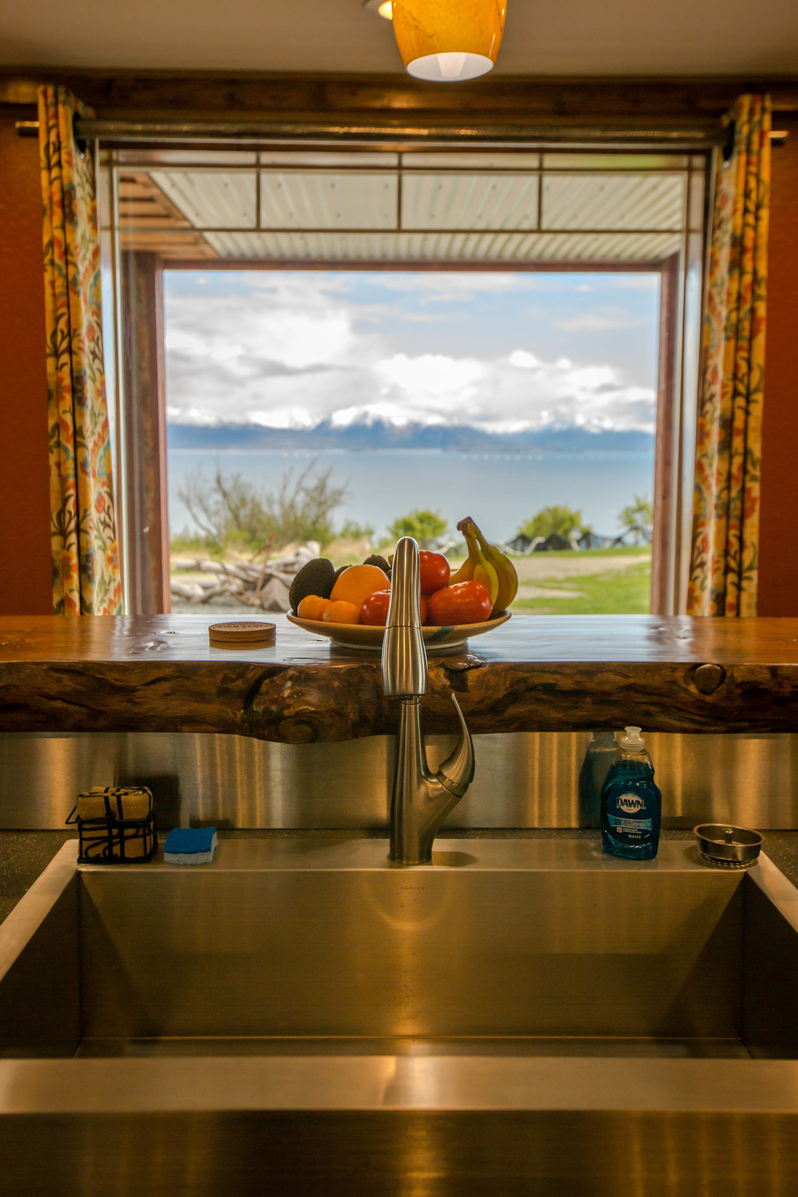 House, 3 Bedrooms, Hot Tub &amp; Sauna, Ocean View (Lupine) | Private kitchen | Full-size fridge, microwave, oven, stovetop