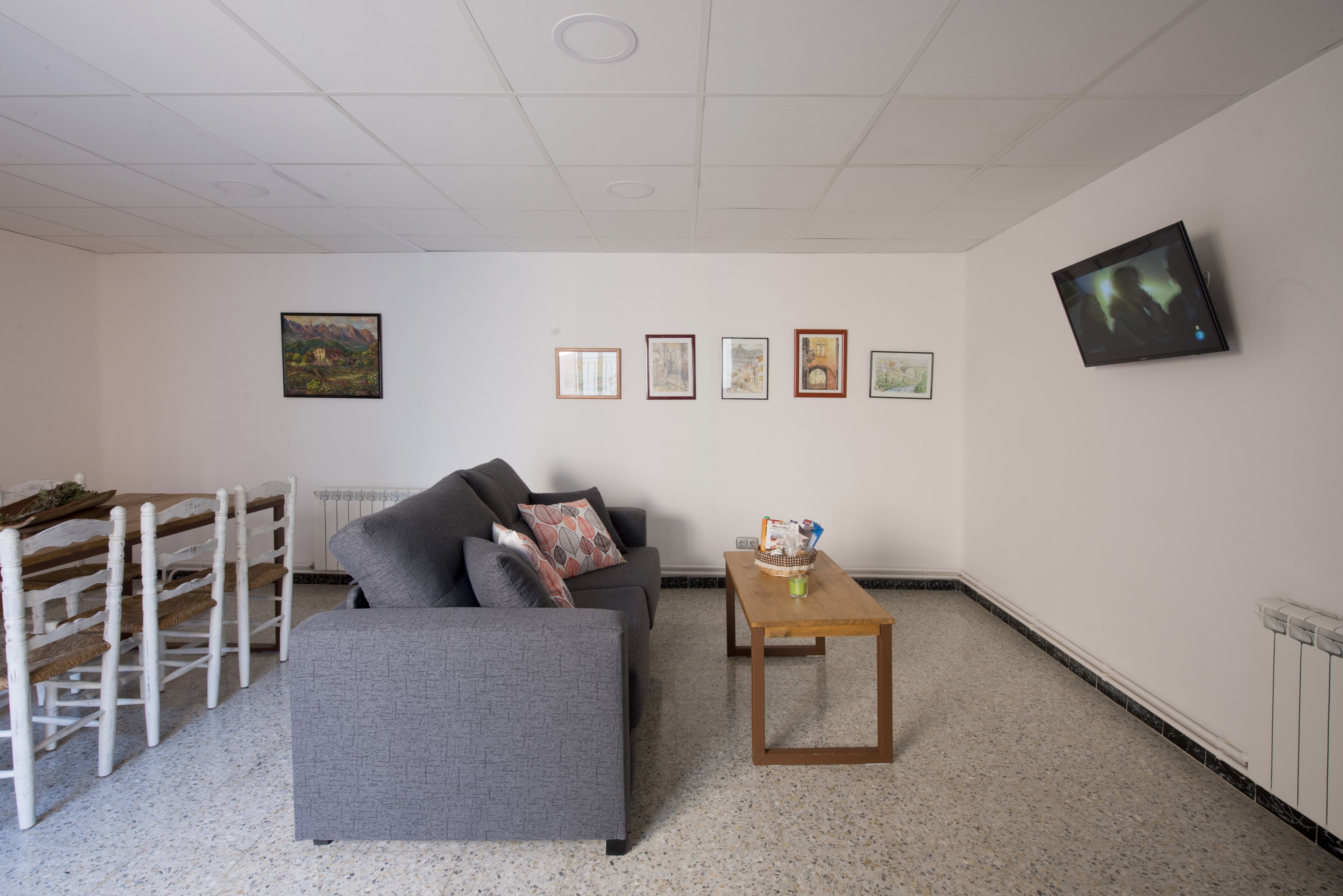 apartment, 2 bedrooms (5 people) | living room | flat-screen tv