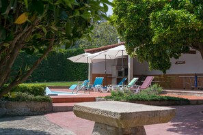 Terrace/patio - Holiday Home in Arcozelo with Private Pool (Ponte de Lima)
