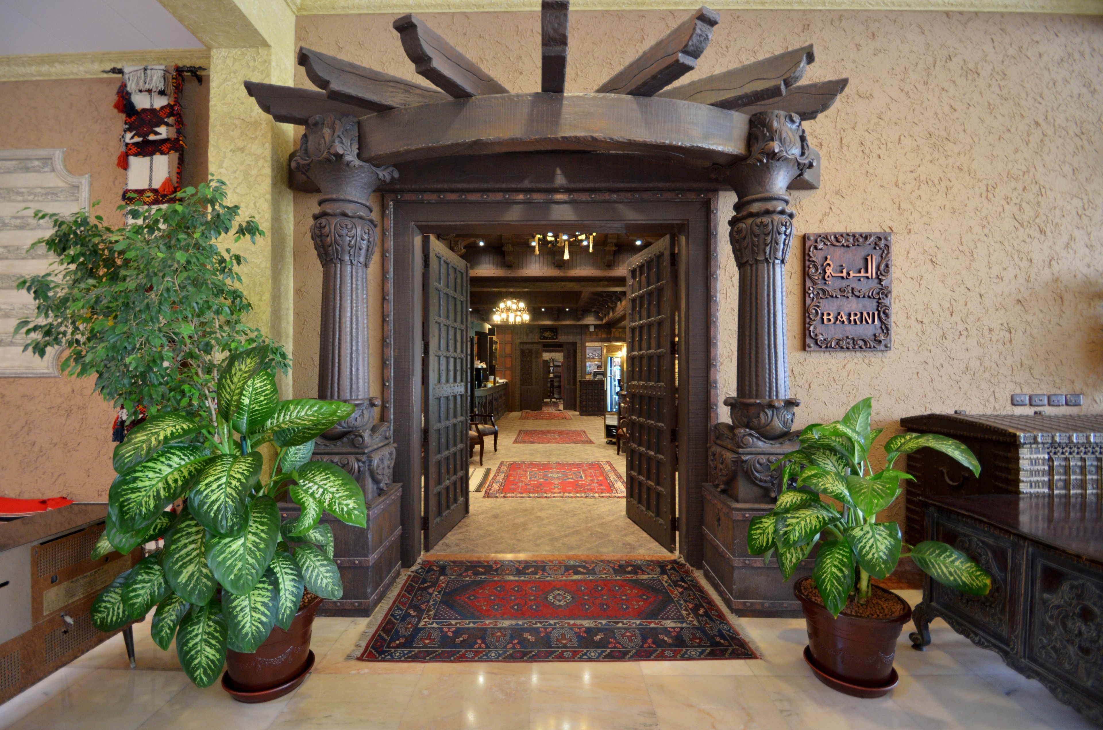 2 间餐厅，供应早餐、午餐和晚餐，国际美食