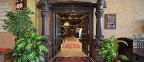 2 restaurants, breakfast, lunch, dinner served; international cuisine