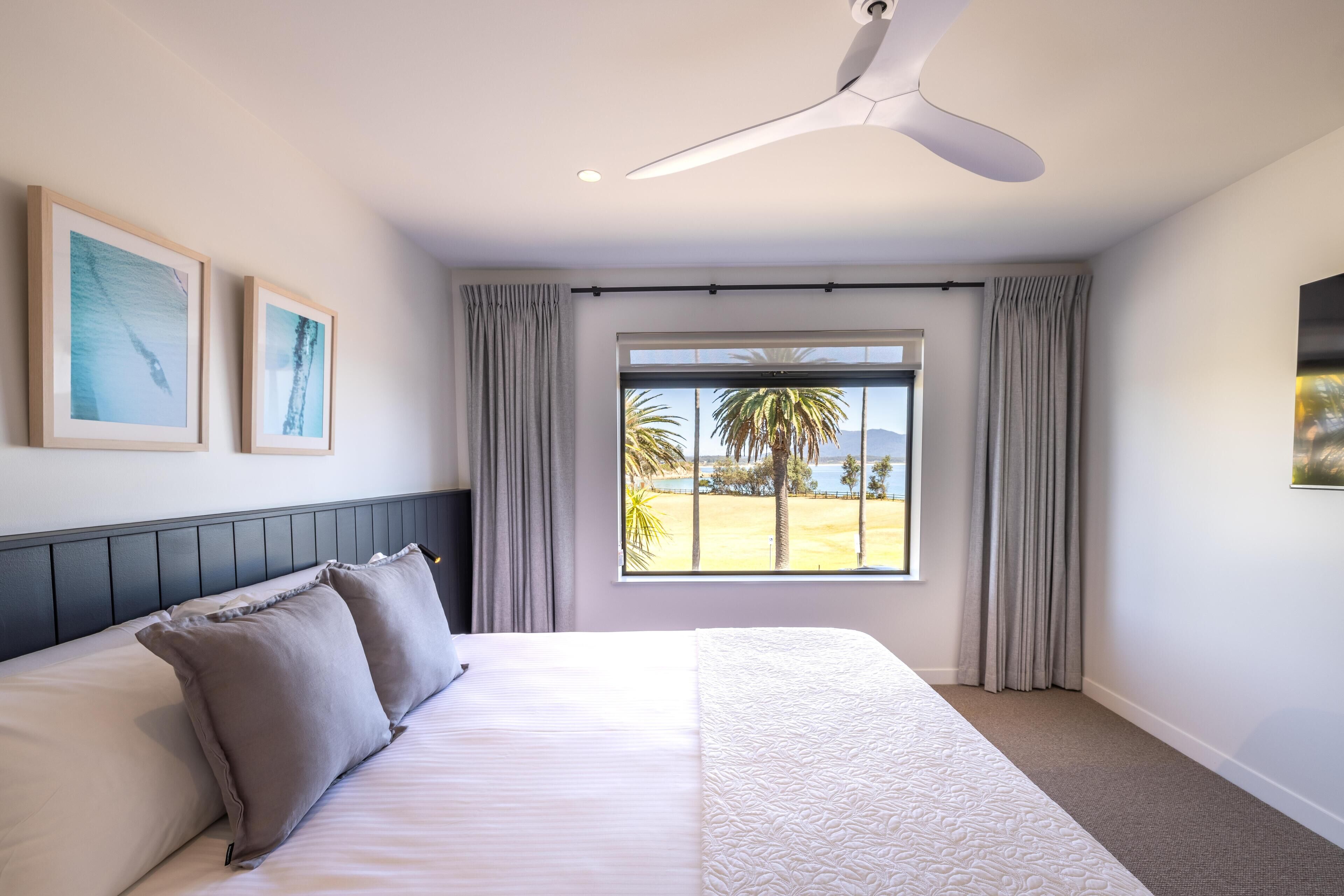 Beachfront Two Bedrooms | Verdunkelungsvorhänge, kostenloses WLAN, Bettwäsche