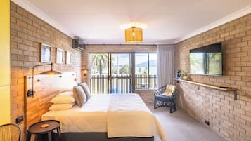 Ocean View King (Motel) | 遮光窗簾/窗簾、免費 Wi-Fi、床單