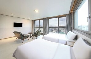 S - Superior Corner | Blackout curtains, soundproofing, free WiFi, bed sheets - Sunrise Hotel Sungsan (Seogwipo)