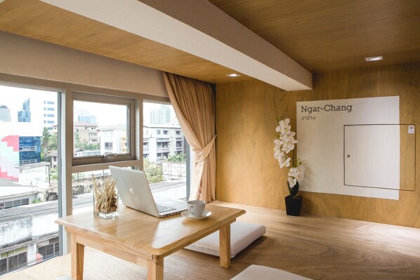 Family Loft with private Jacuzzi | 折疊床/加床、免費無線上網