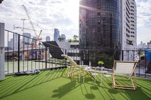 Terrace/patio - The BOB hostel (Bangkok)